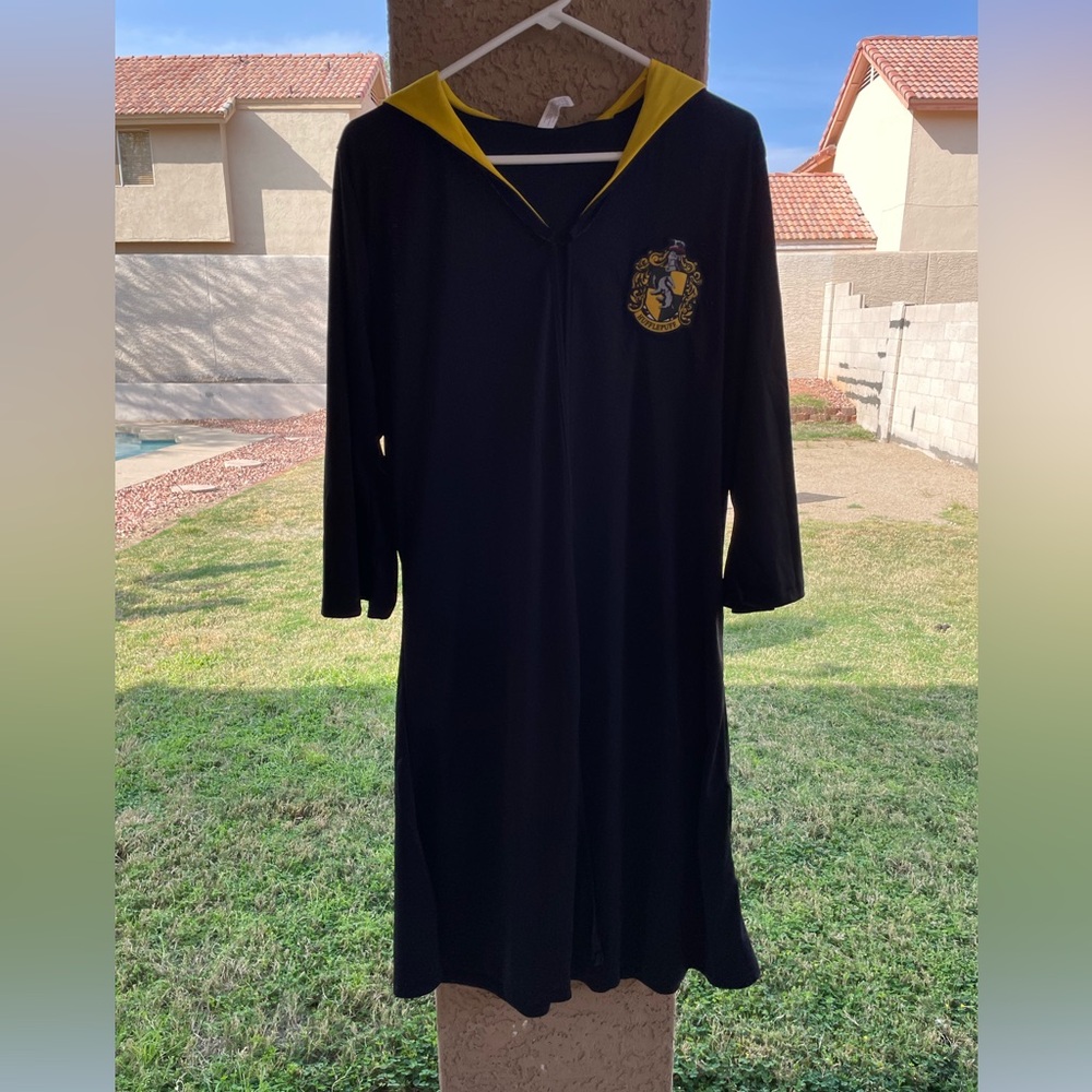 Youth Harry Potter Hufflepuff Hooded Cloak Size M/L
